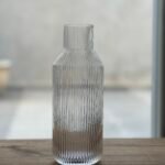 Botellón de vidrio labrado Rib 1 litro transparente