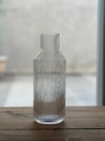 Botellón de vidrio labrado Rib 1 litro transparente